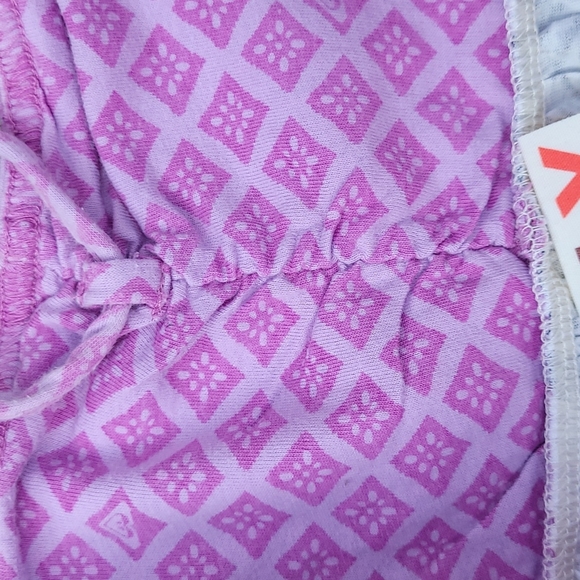 ✅️3/$40 ROXY printed tube top - Picture 4 of 4